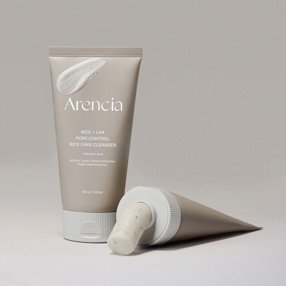 ARENCIA GREEN TEA + LHA DEEP PORE RICE CAKE CLEANSER.