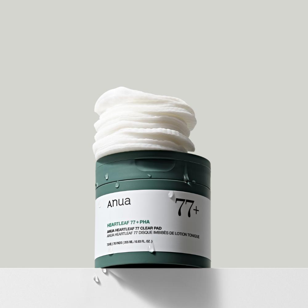 Anua Heartleaf 77% Clear Exfoliating Facial Toner Pads.